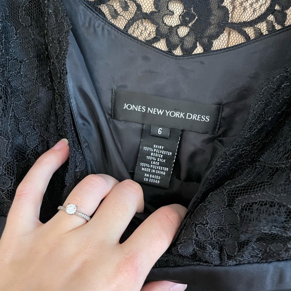 Black fitted Jones New York dress size 6/small - Picture 2 of 4